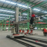 ماكينة لحام الخزانات